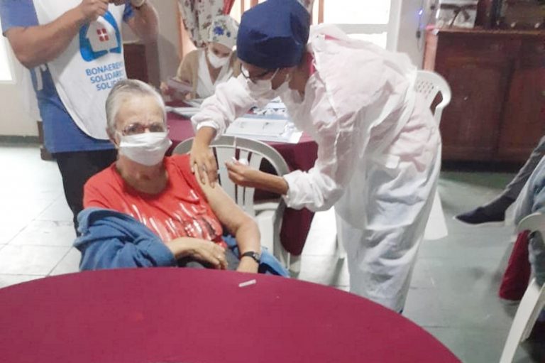 Se vacunó en tres residenciales de 9 de Julio