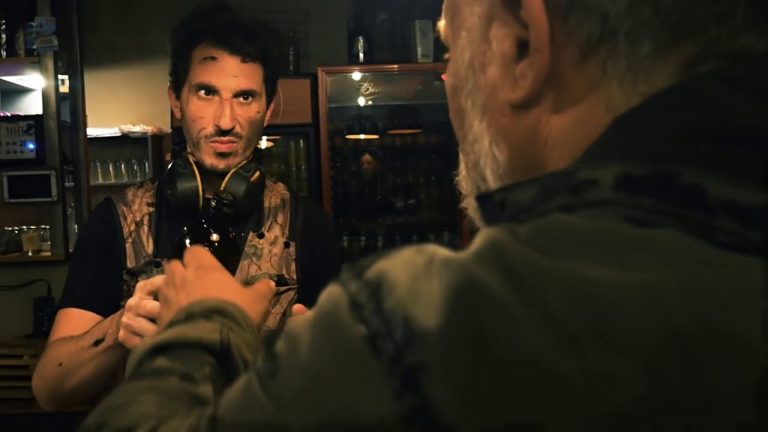Oso y los buscadores de cuevas estrenó su videoclip «Brindo»