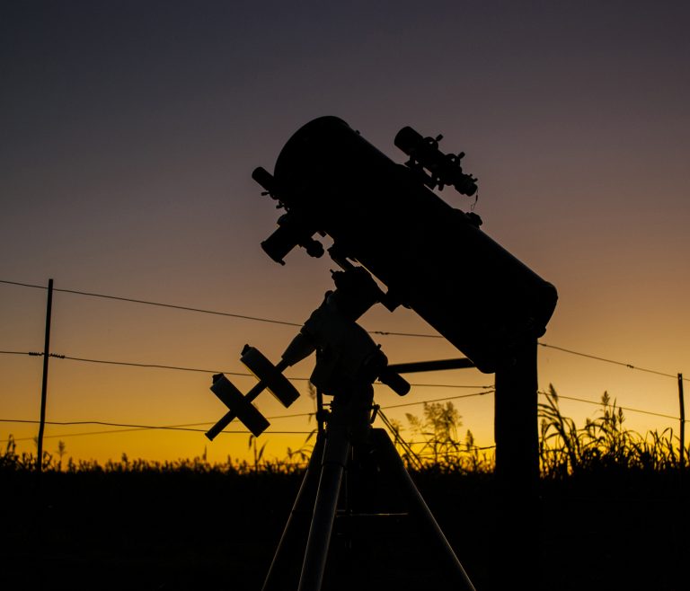 Descubrir las maravillas del universo en los cielos bonaerenses
