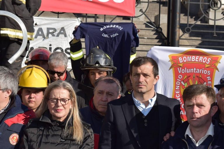 Covid: el diputado Bucca pide incluir a los Bomberos en la vacunación