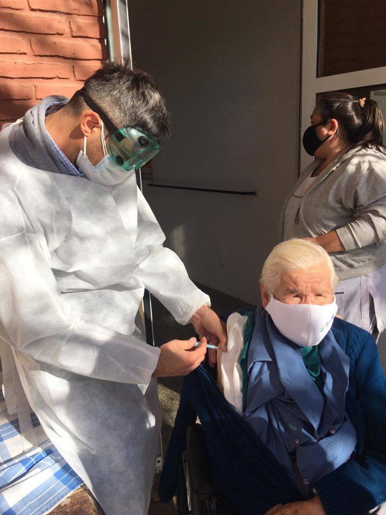 Vacunación en Quiroga Hogar de Ancianos y Residencial de la localidad