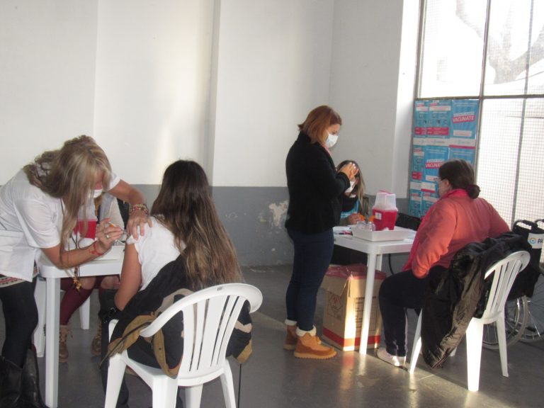 Se sigue vacunando: controlar turnos