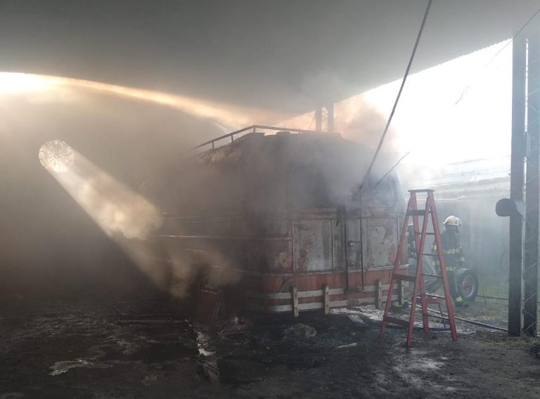 Se incendió un colectivo en French