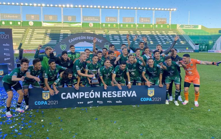 Sarmiento Campeón: con Paradela y García