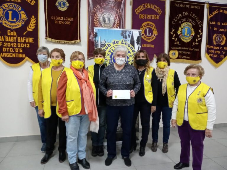 El Club de Leones hizo un aporte a Bomberos