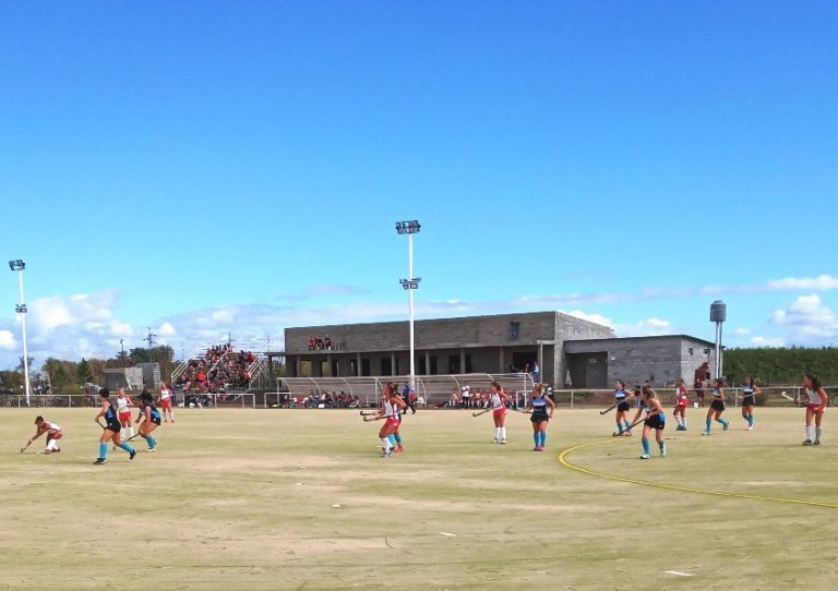 El Club Atlético en un torneo Nacional de hockey femenino de 1a división