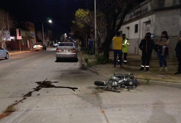 Accidente de tránsito: una motociclista lesionada