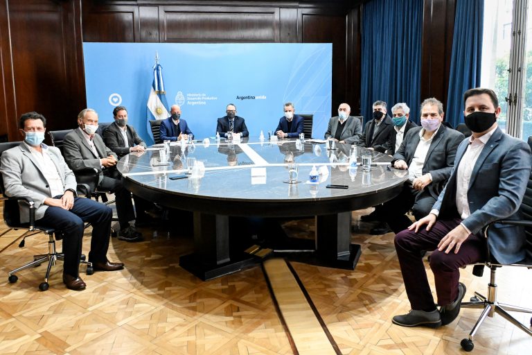 Cadena avícola: el Gobierno lanzó créditos por $2.000 millones