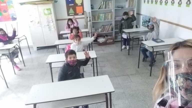 Desde el lunes se retoma la presencialidad escolar