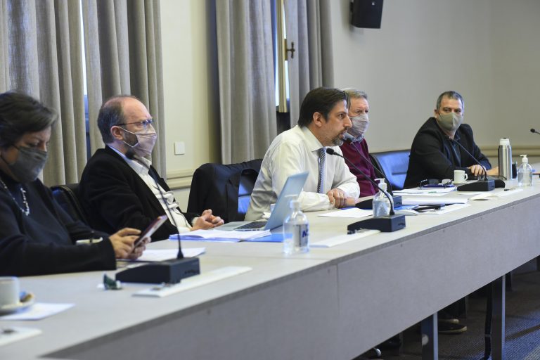 Aprueban la propuesta nacional para intensificar la presencialidad
