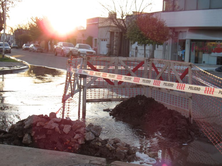 Para reparar un caño, bajará la presión de agua