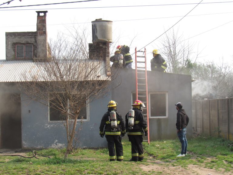 Un incendio afectó una vivienda