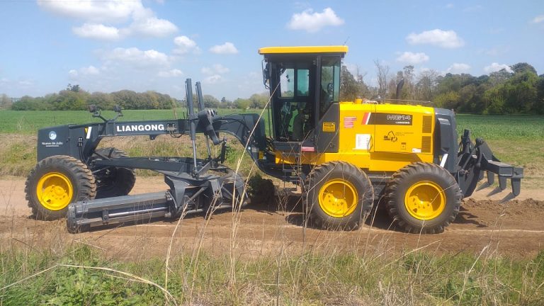 Nueva motoniveladora para Vialidad Rural