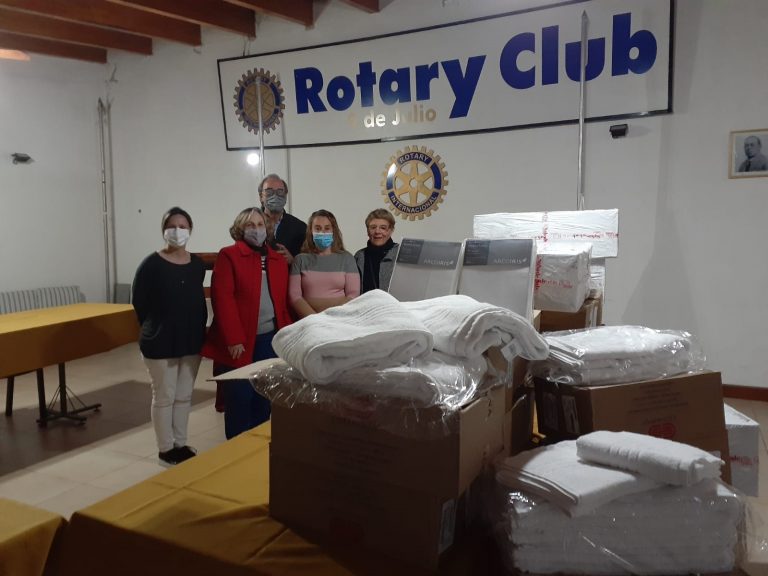 Actividad solidaria de las Damas Rotarias