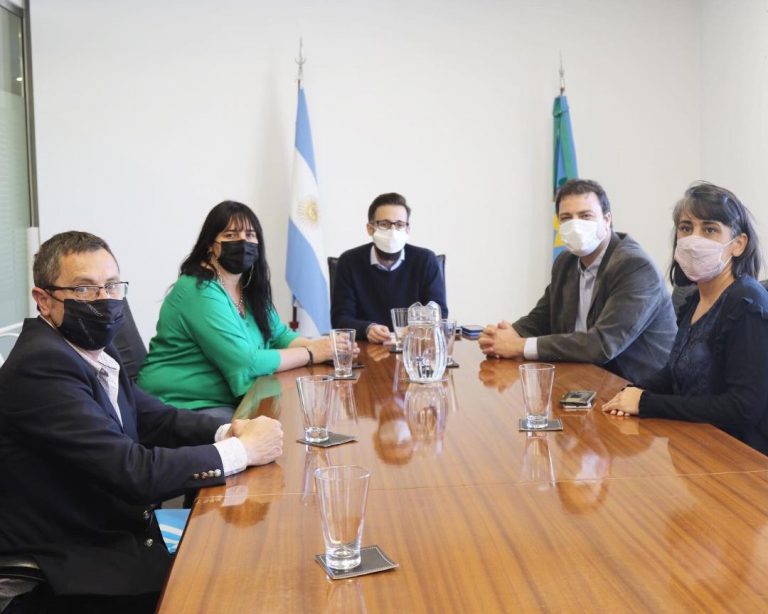 Firman acuerdo para la construcción de 32 viviendas