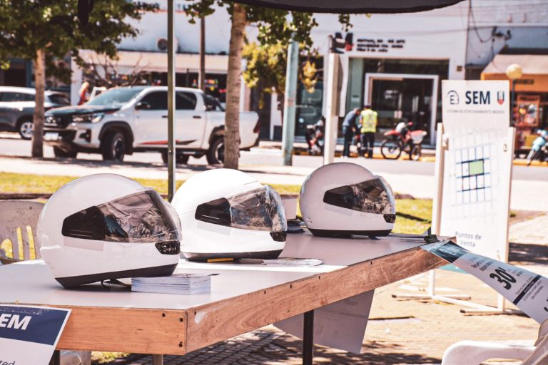 Empezó la campaña “El casco salva vidas”