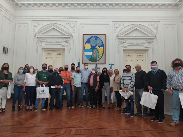 Empleados municipales recibieron su reconocimiento