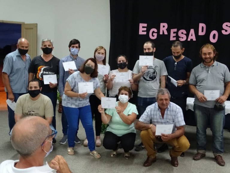 El Centro de Formación Profesional Nº 402 despidió a sus egresados