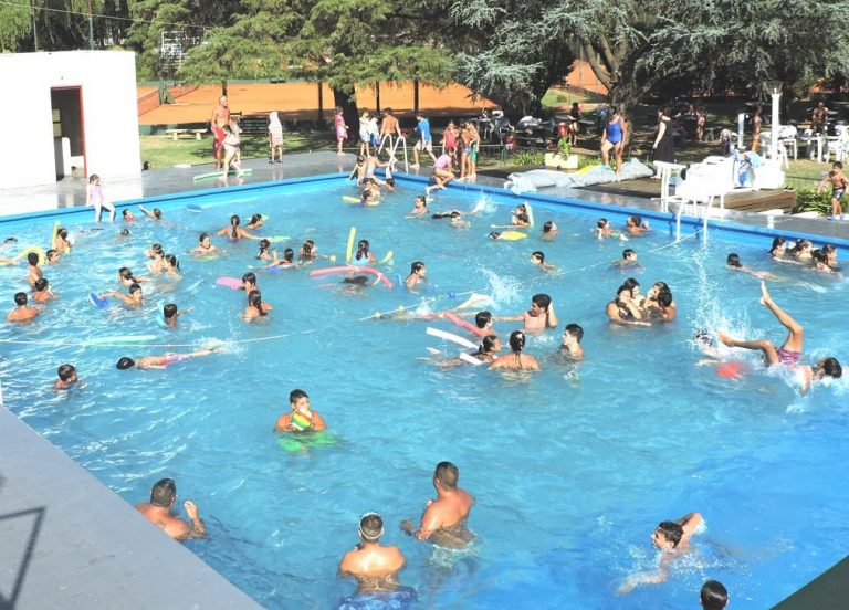 Club Atlético: se inician la Escuela de Natación y Colonias de Vacaciones