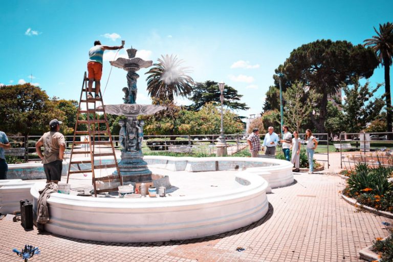 La fuente de la Plaza Belgrano se pone en valor