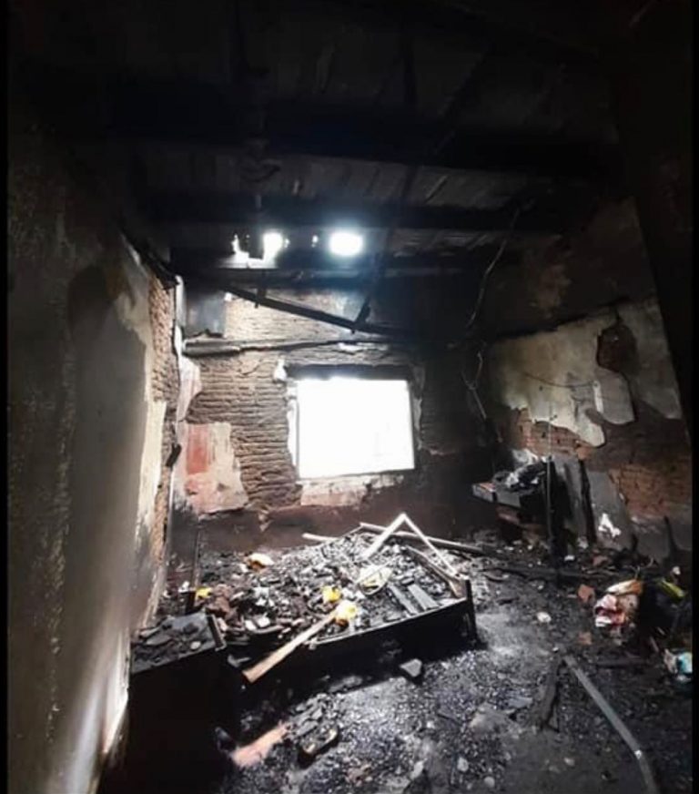 Un incendio ocasionó graves daños en una vivienda