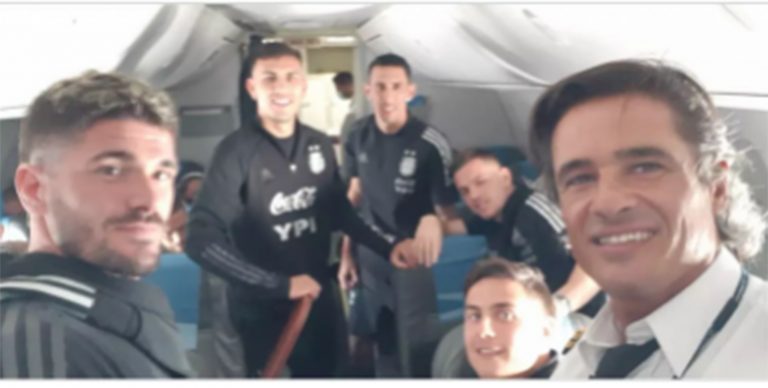 El piloto nuevejuliense de Aerolíneas Argentinas trasladó a la Selección