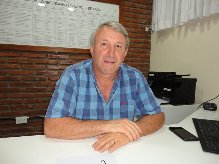 Se jubiló el director de la E.E.T. N° 2