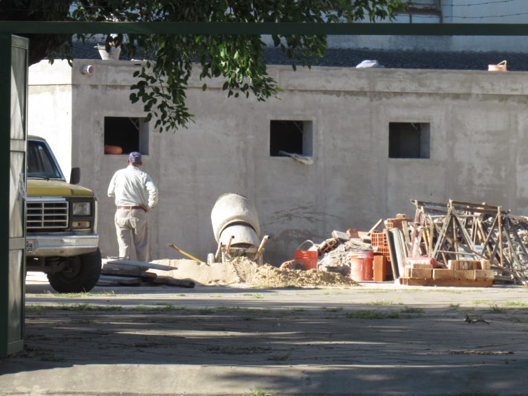 Se realizan obras en varias escuelas