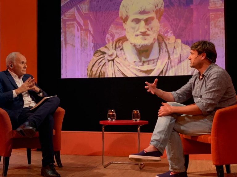 El Prof. Mauricio Rongvaux presentó su libro en la TV Pública