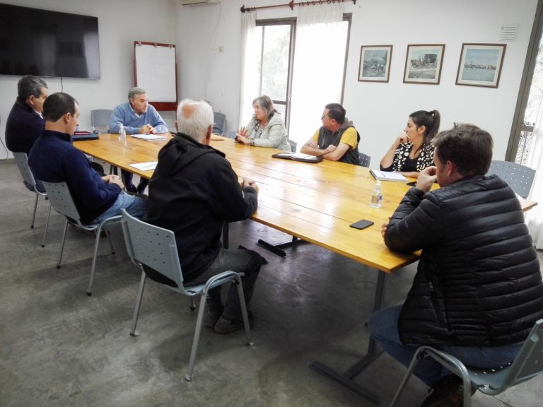 FdT se reunió con la Rural, Ingenieros y FUNUESA