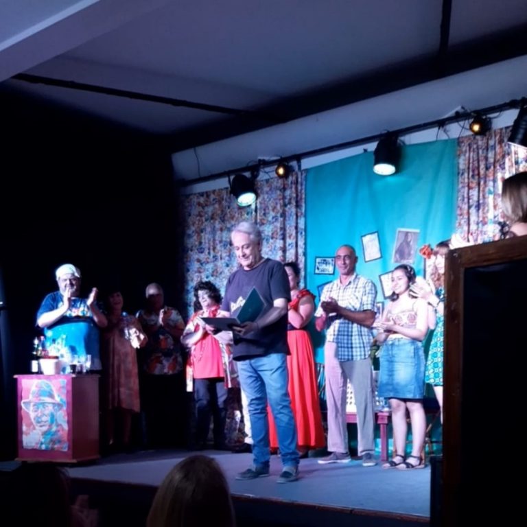 Merecido reconocimiento a «Esperando la carroza»