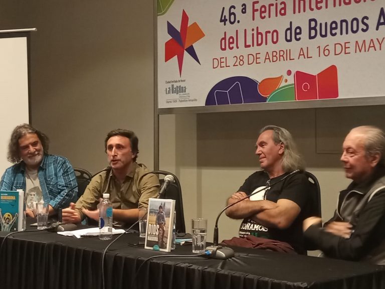 Guillermo Blanco participó de la presentación de un libro sobre Diego Maradona