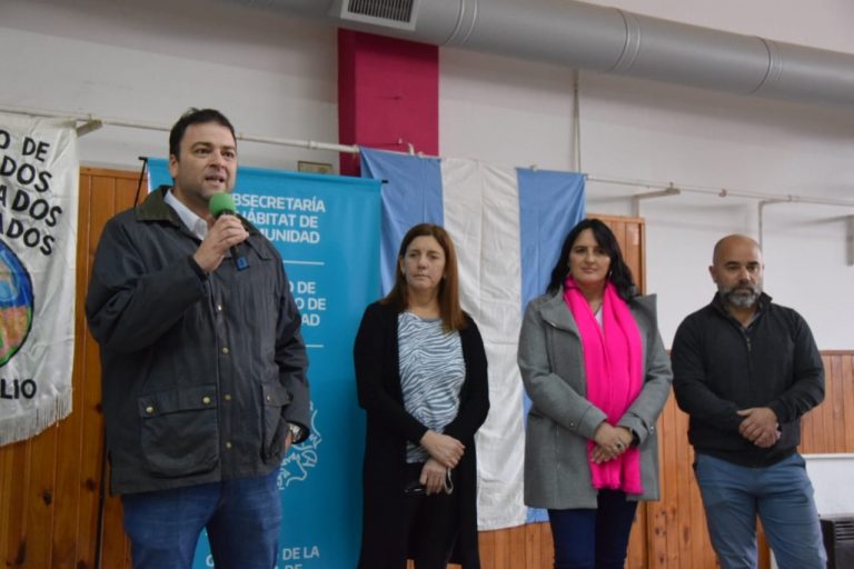 Entregaron 130 boletos de compraventa