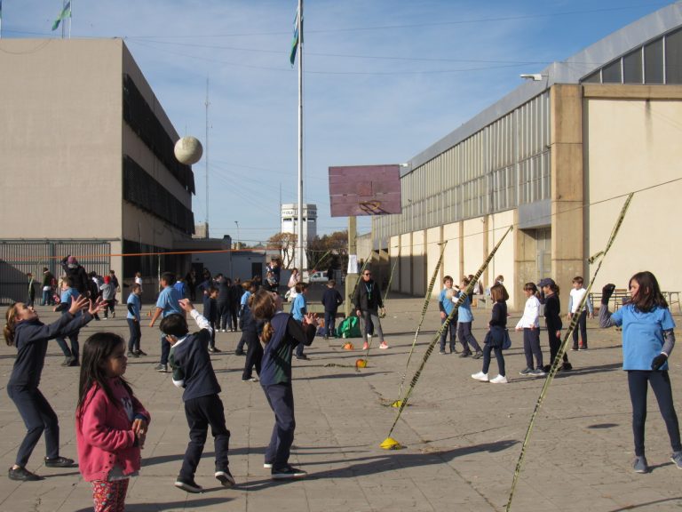 Encuentro Deportivo: jugar y socializar