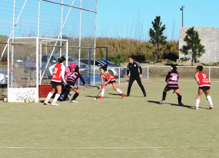 Hockey Femenino: cuatro triunfos de Atlético 9 de Julio