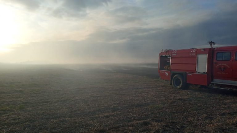 Incendio en zona rural: afectó tres establecimientos