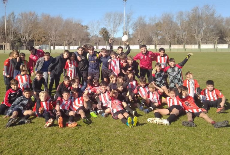 El Fútbol de los Chicos: Atlético y San Martín Campeones