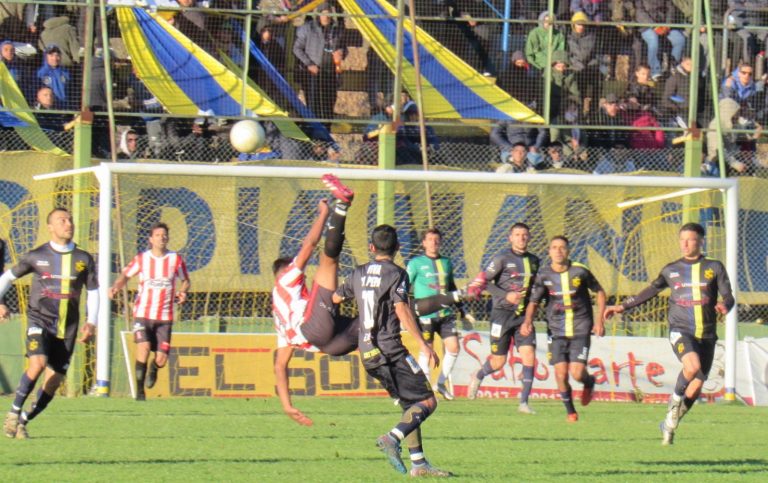 Atlético 9 de Julio y Once Tigres van por la definición