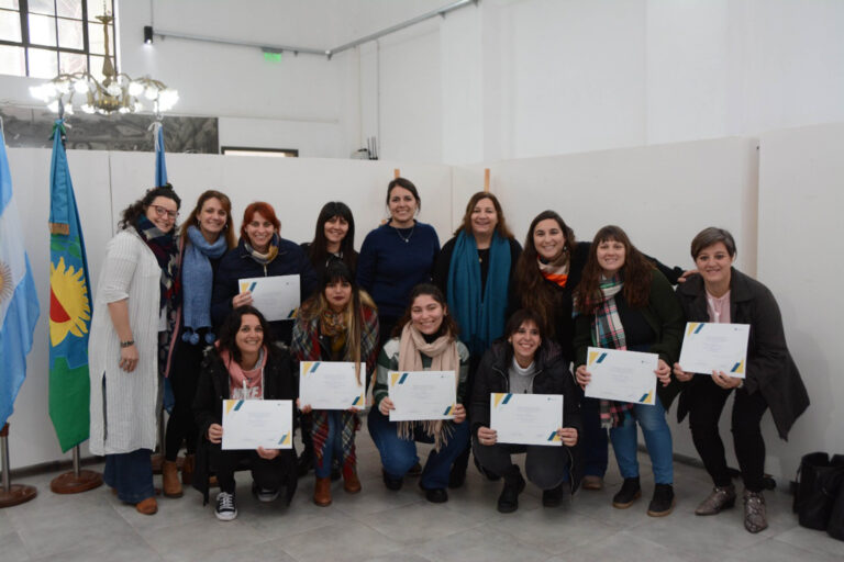 Acompañantes Familiares recibieron certificados