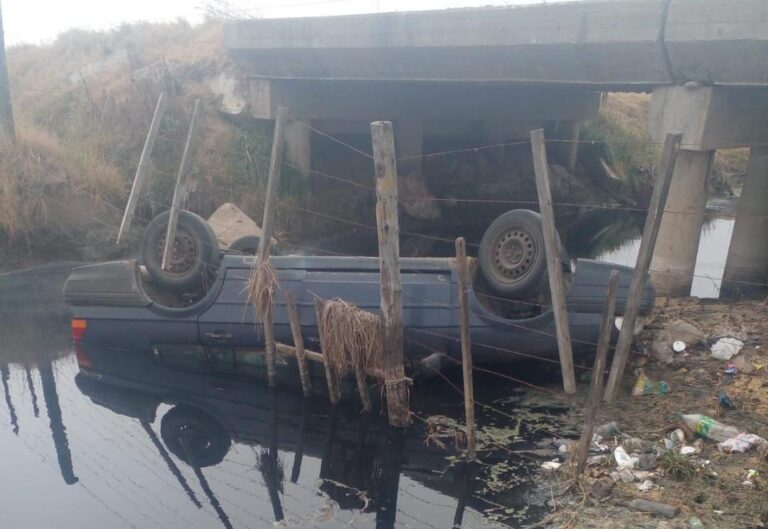 Cayó un auto en el Canal: una persona fallecida
