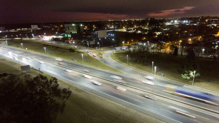 Corredores Viales iluminará con LED rutas y autopistas nacionales