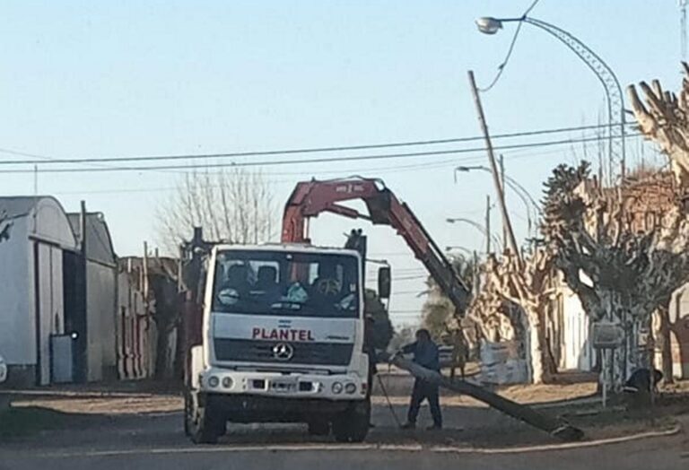 Patricios: fueron retirados los postes en mal estado