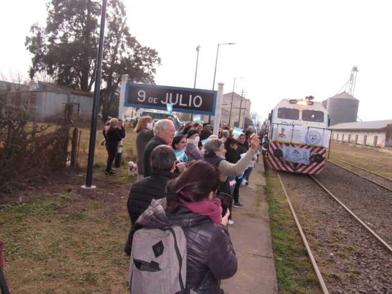 Después de siete años volvió a pasar el tren de pasajeros