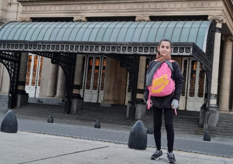 El sueño del ballet llevó a Uma al Teatro Colón