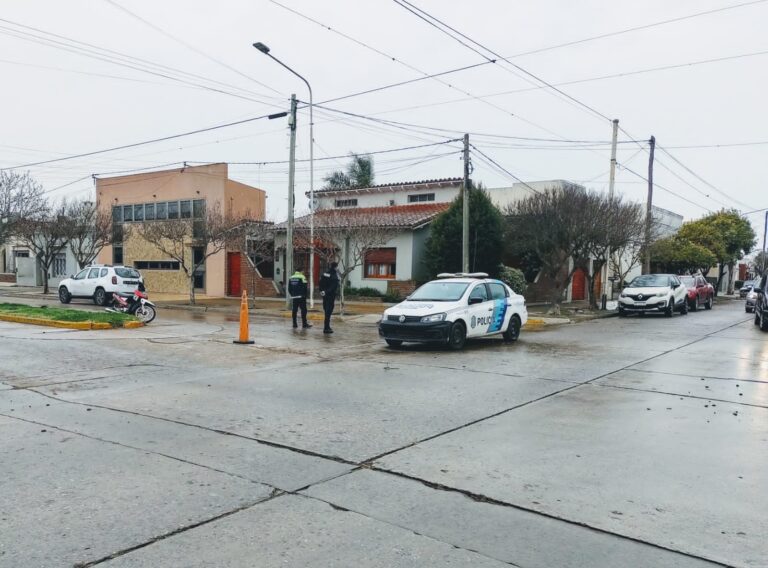 Tránsito peligroso: una motociclista sufrió consecuencias