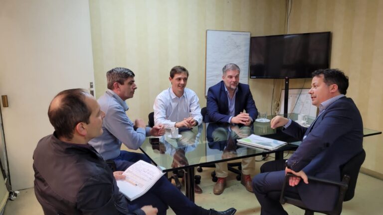 Obra de extensión de energía para Quiroga