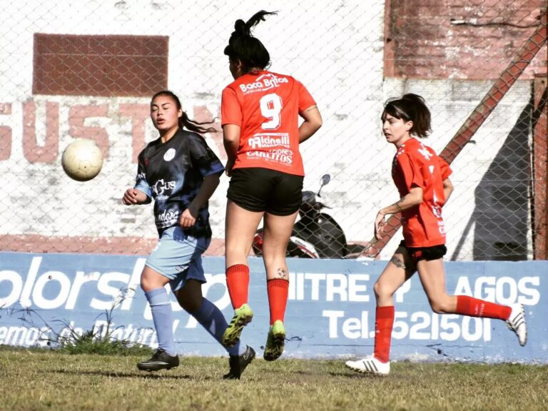 Fútbol Femenino: French y Agustín Alvarez lideran el Clausura