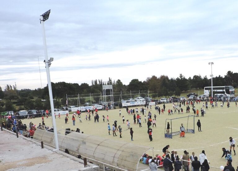 El Club Atlético 9 de Julio es sede de un encuentro de Mini Hockey