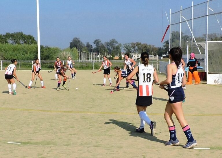 Hockey: reanudan su actividad los equipos de Atlético