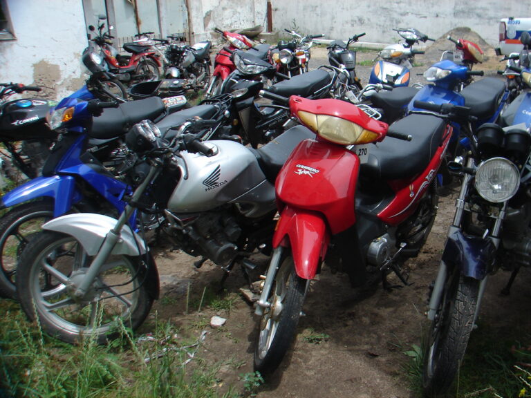En el Acceso al Aeroclub se rozaron dos motos